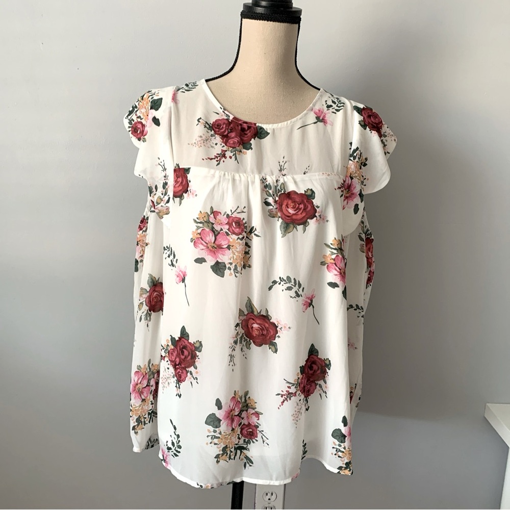 Rags to Wishes Floral Blouse with Scalloped Sleeve - Size 2X - New without tag